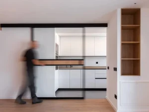 reforma de puerta corredera de cocina en zaragoza